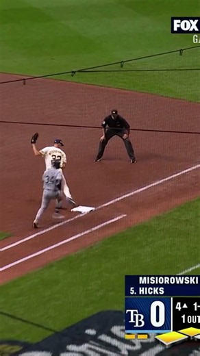 Rays cut the deficit in half in the 4th!