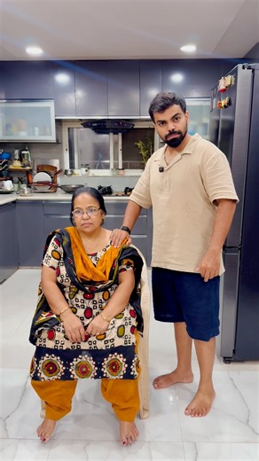 Gaurav nai mummy nikita ko pighladiya #youtubeshorts #shorts #gauravaroravlogs