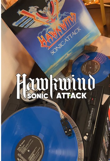 Hawkwind’s Sonic Attack is 45 years old. Originally released in 1981, it was Hawkwind’s first album for RCA Active and introduced a new line-up of Dave Brock, Harvey Bainbridge, Huw Lloyd-Langton and Martin Griffin. It reached the UK Top 20 and opened a new era for the band. This vinyl edition reproduces the original LP artwork and insert, and comes with a bonus 45 rpm picture sleeve single of Angels Of Death backed with Transdimensional Man. #SpaceRock #80sMusic #reissue