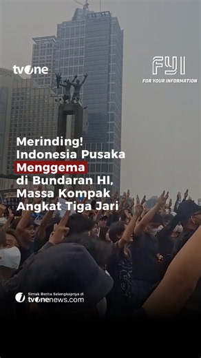 Massa aksi di Bundaran HI, Jakarta, menyanyikan lagu “Indonesia Pusaka” sambil mengangkat tiga jari, Rabu (28/10/2026),.Selengkapnya di video berikut ini!#ForYourInformation #CariBeritaditvOne #IndonesiaSadar #BundaranHI #Demo #FYI02 #HDR003 https://t.co/dOQI2kbs8k