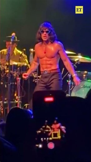 Mr. Fantasy Goes Shirtless as He Kicks Off His 'Sexy Little Tour' #mrfantasy #charlesmelton