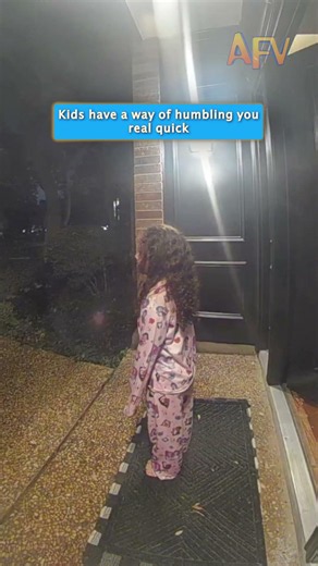 This kid is trying to find her dad a new wife! 😳 #funny #family #shorts