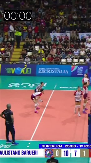 😱🔥 SIMPLY INCREDIBLE! Right at the start of the 2025/2026 #Superliga 🇧🇷 in October, fans were treated to a rally for the ages. Sesc Flamengo and Barueri delivered an unforgettable exchange: 1 minute and 37 seconds of nonstop intensity, emotion and pure commitment. 💪🏐 A moment that reminds everyone why this game is so special. 📹 SporTV / VBTV 📷 Paula Reis / CRF 🏐 #Volleyball #Volei | Volleyball World