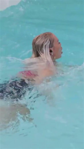 She Didn't Expect To See This In A Pool! #alligator #prank #couplegoals #pool #scary