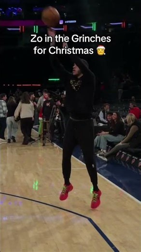 Lonzo rocking the Kobe's for Christmas 🔥