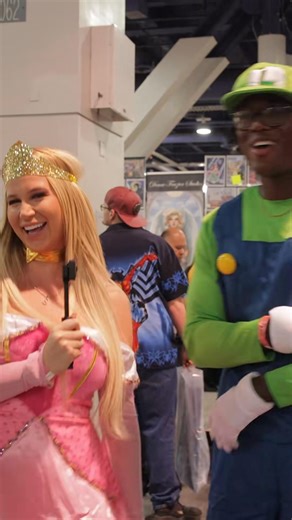 Comic con was so much fun! New YouTube dropping today #for... #fypシ #fyp | Mirandacohenfit