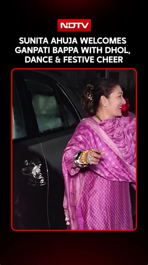 Sunita Ahuja Welcomes Lord Ganesha With Dhol, Dance & Festive Cheer