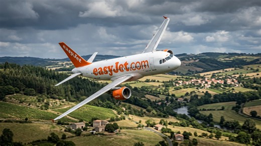 EasyJet 6074 lost everything at 32,000 feet