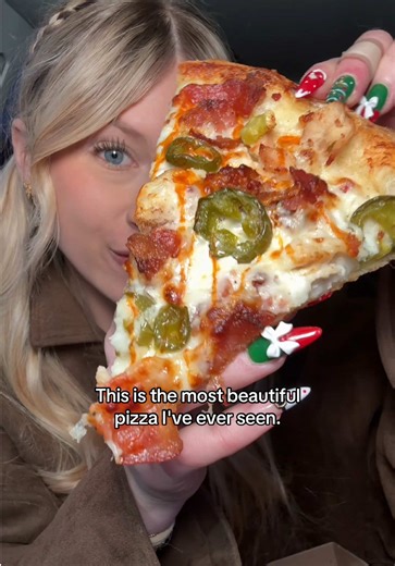 #ad a @Domino’s order that truly delivers on all fronts…but let’s be honest…doesn’t it always. #DominosCreatorCollective #dominospizza #dominos #pizza