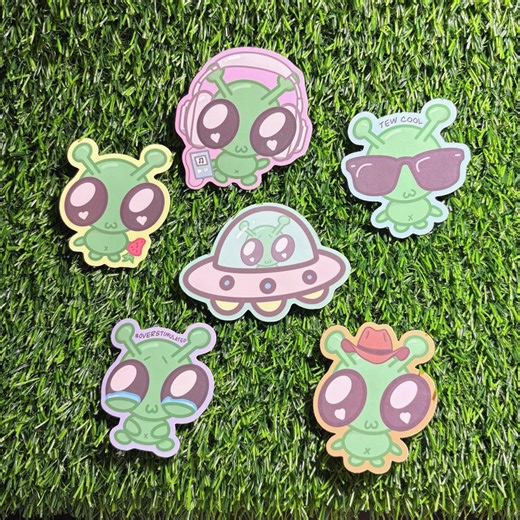 Cartoon Alien Stickers! || Deebo the Lil' Alien V1 || Vinyl Waterproof Sticker - Etsy