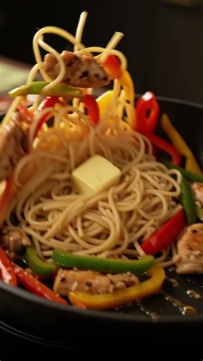 The Most Delicious Chicken Spaghetti! 🍝🔥 Creamy, Juicy & So Easy!
