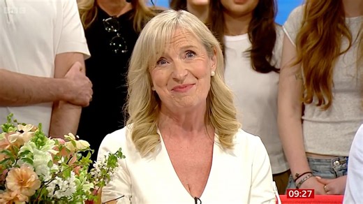 Carol Kirkwood gives emotional sign off after final forecast