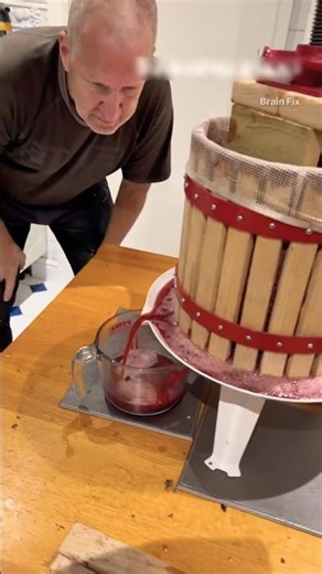 Old method of extracting grape juice 😍