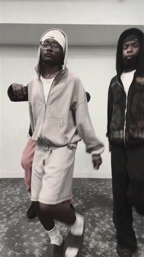 “Throw your love away” 💔💔😭 #viral #fyp #dance #minnesota #trend TikTok dances to learn October | 3 people dance | shoot dance | 2026/2017 dances