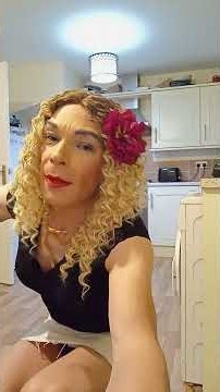 Crossdresser livestream