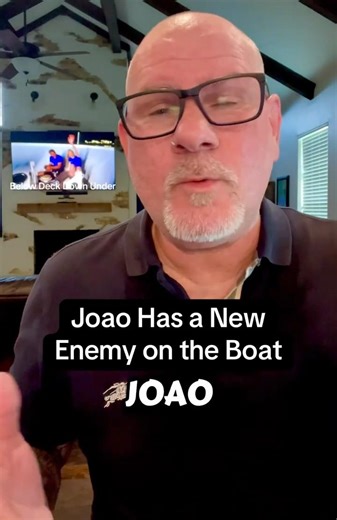 Joao has a new enemy on the boat