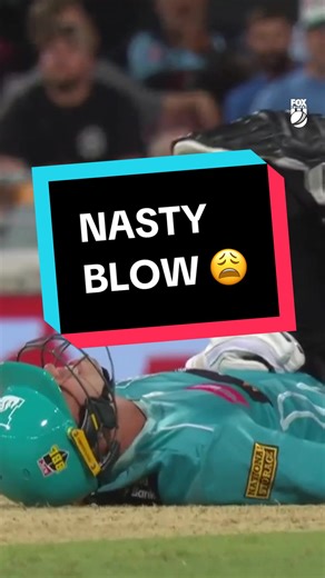 Big Bash Collision Leaves Umpire Shaken 🤕