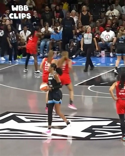 Rhyne Howard picks up technical walking onto the court
