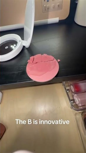 A makeup hack for you Bs… we don’t let anything go to waste around here #yourewelcome #makeuphacks