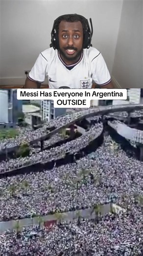 The streets of Argentina is full of Messi fans as it’s Messi final game for Argentina #peakfighter #football #messi #argentina #lionelmessi