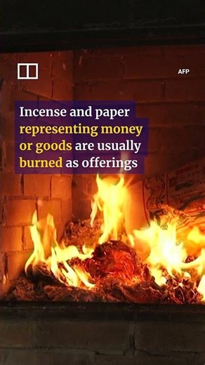 Paper AI robot offerings for tomb-sweeping festival