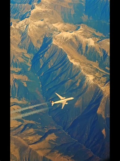 Window seat view in singapore airbus a350 over mountain ✈️ #unfrezzmyaccount #aviationlovers #aviationdaily #pilot #window @TikTok Bangladesh