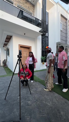 Behind the Scenes Wedopetwinz — BTS Moments & Livestream Clips
