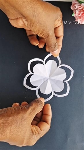 Easy paper flower cutting ideas 🥰Beautiful flower making #easycraft