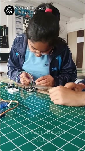 Smart Medicine Dispenser Using Arduino | IoT Healthcare Project #vstechhorizon #ai #robotics