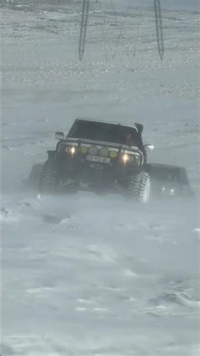 Toyota Land Cruiser Off-road in extreme snow conditions #offroad #snow #winter