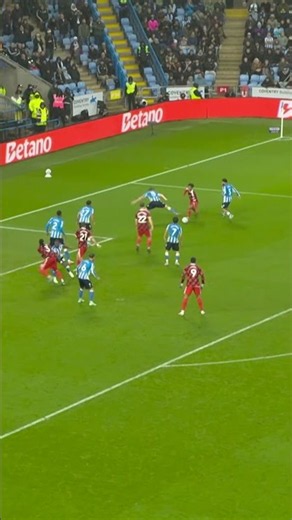 Oscar Bobb's SILKY winning goal 🤤
