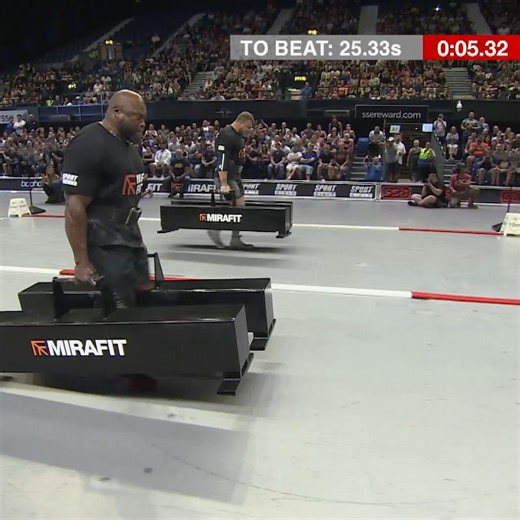 WHAT A RACE! Strongman Legend & FUTURE World's Strongest Man take on 150kg/330lb per hand Farmer's Carry! | Giants Live