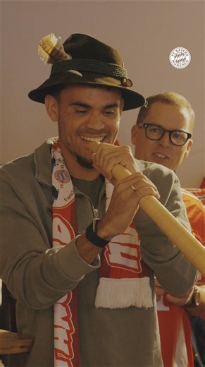 Lucho gets the full Bavarian experience 😂🇨🇴 | FC Bayern München