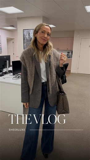 Fun Facts about the underground, Christmas present shopping & the Colin saga continues – watch on to see today’s vlog. Plus, Florence talks us through her latest jewellery finds from @THOMAS SABO , including everything from daily pieces to statement styles. Which one would you pick? AD