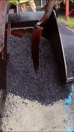 Up close and personal 🎥: @allamericanasphalt #asphalt #asphaltpaving #asphaltlife #paving