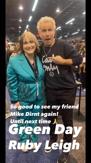 I could not have ever dreamed I would not only meet my favorite non-country band but become friends with Mike Dirnt! He is one of the most down to earth people I’ve met! He’s helped me a complete nobody with great advice over the phone about the music business and with song ideas and he’s a Patsy Cline fan 😍😎🤠 Who knew he had a little Country inside 🤯 But more importantly he’s a great person who loves his family! Ruby Leigh The Voice Voice Views & Idol Chatter The Voice Global Ozark Moonshin