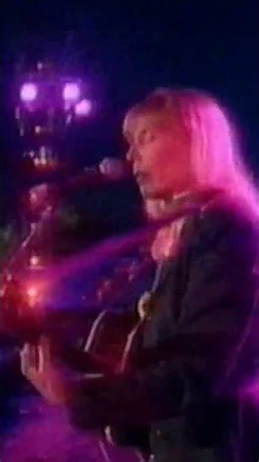 In 1994, Joni brought “Hejira” to the Aoniyoshi Festival in Nara, Japan.