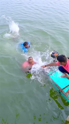 Surviving On Tree House In Water - Drone నీళ్లలో పడిపోయింది 😭😭 Telugu Experiments