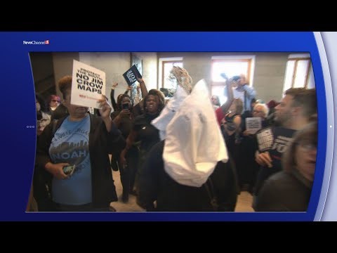 Protesters rally as Tennessee passes new congressional map dividing Memphis