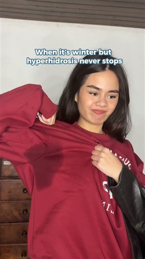 It’s giving frost outside, flood inside 🧊💦 #hyperhidrosis #Dermadry #sweatyhands #sweatchallenge