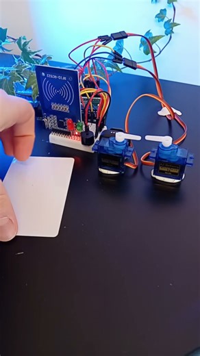 Controlling Two Servo Motors with RFID (Arduino Demo)