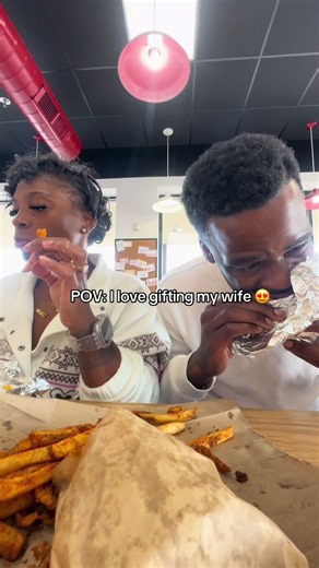 stanley.ashleyrussell (@stanley.ashleyrussell)’s video of gift