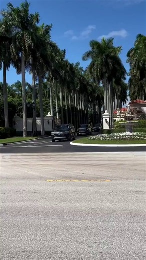 JUST IN: President Trump has just departed Mar-a-Lago in the presidential motorcade! 🚘💨🌴🇺🇸 https://t.co/gtzJ3fP8Id