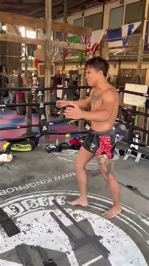 Supergirl's knees are on a DIFFERENT level 🤩😤