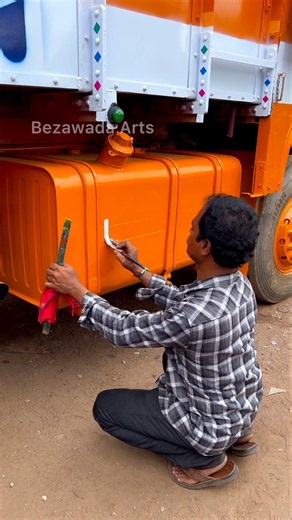Incredible Truck Painting by a Talented Street Artist 😱 | Free Hand Art #viral #shorts #art