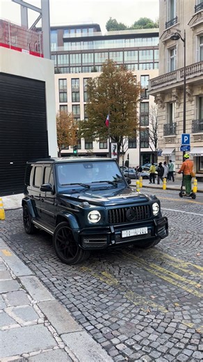 Live Highlights of V8 Supercars Racing Events