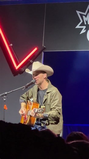 Troy baker talking about Joel miller at Excel Comic Con 2025