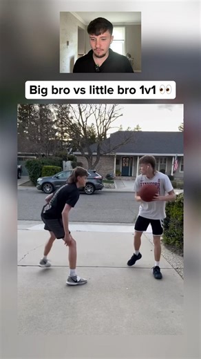 Big bro vs little bro 1v1… 👀🤯 #basketball #1v1 #athlete #espn #bball #shorts