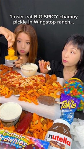 Wingstop ranch and Cheesy Dominos pepperoni pizza race eating! #food #eating #mukbang #wingstop