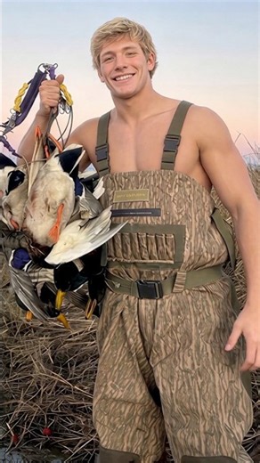Duck Call 🦆 | duck hunting life | carrying mallards out through shallow marsh water